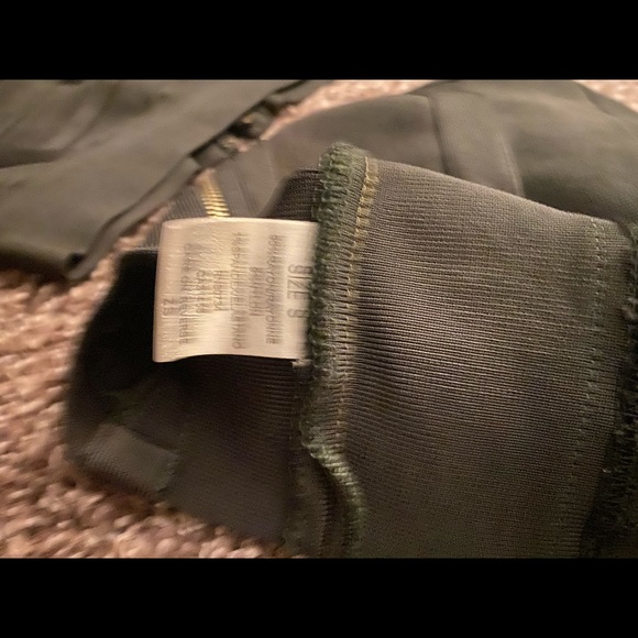 Two piece set - Picture 2 of 2